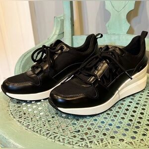 Michael Kors healed black sneaker size 7.5